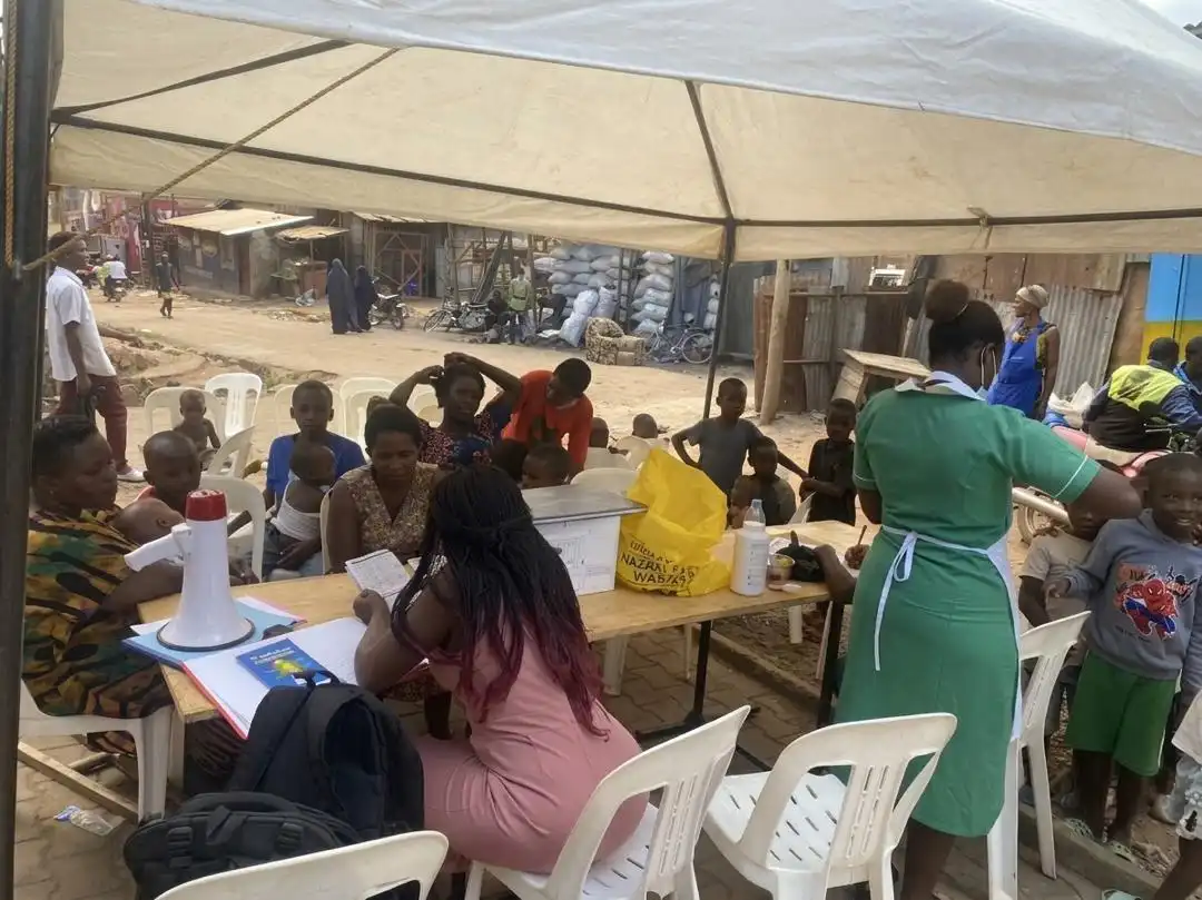 Holding Health Systems Accountable: A Community Guide